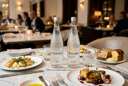 Guide des accords mets et eaux : l'art de sublimer les saveurs à table