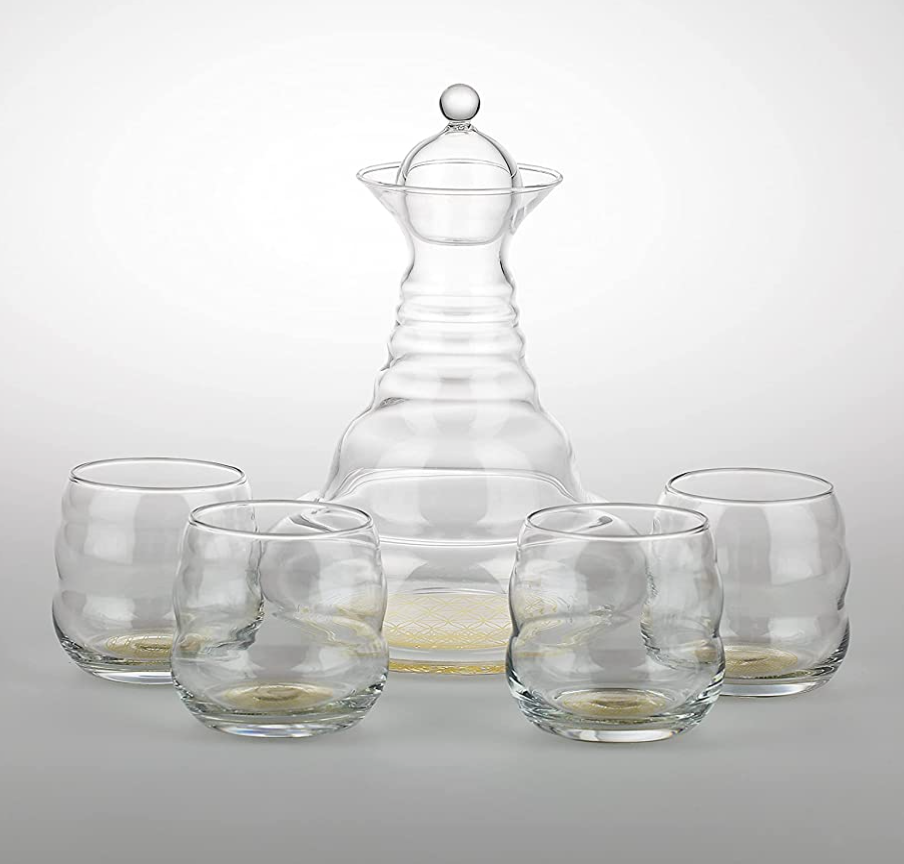 Alladin Gold decanter and 4 Mythos Gold glasses