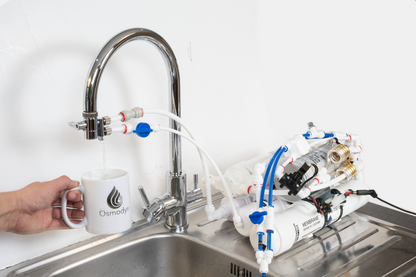 Installation sur évier de l’osmoseur Osmodyn Mini Kit Hybride