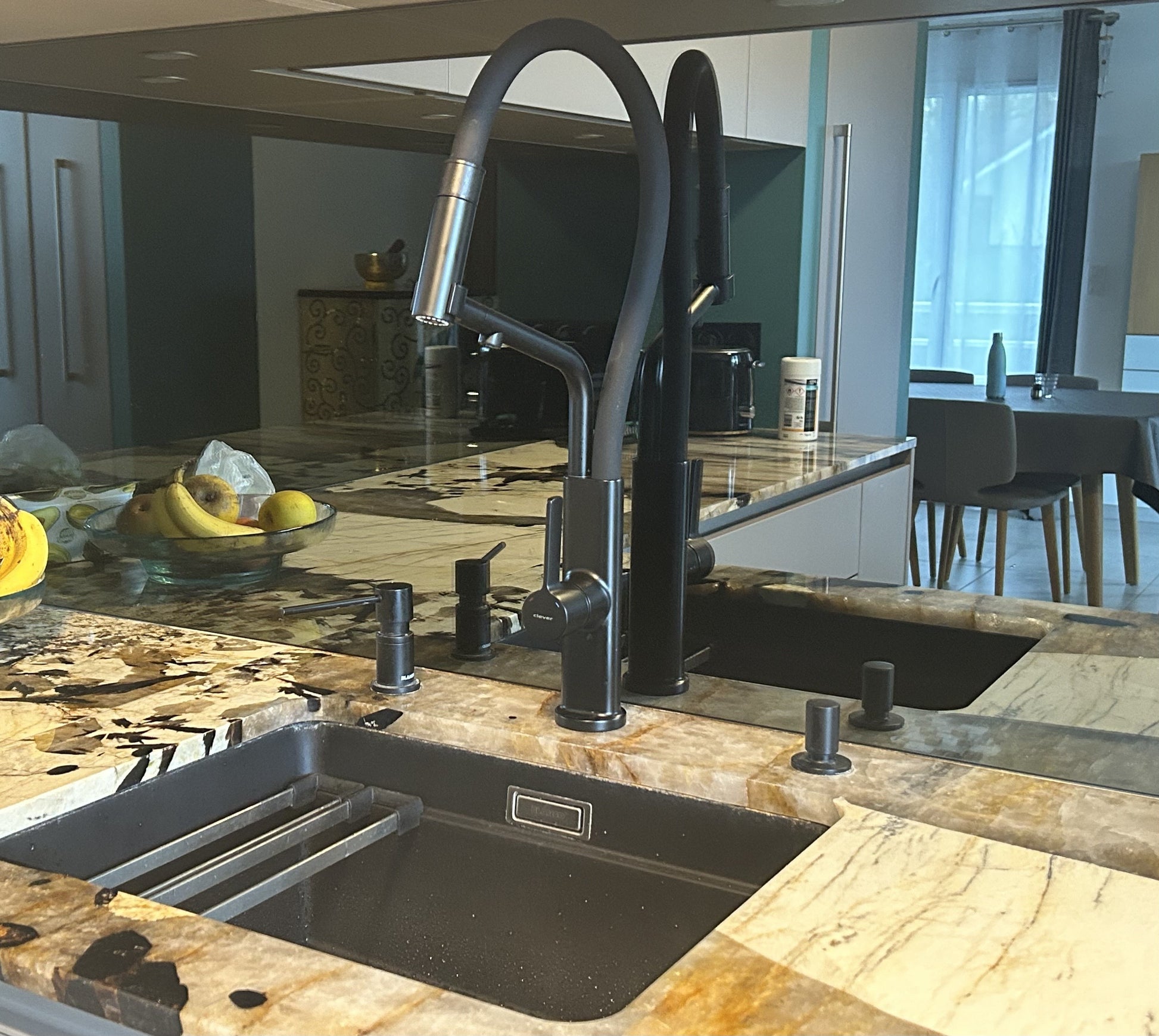 robinet 3 voies chef noir mat en situation